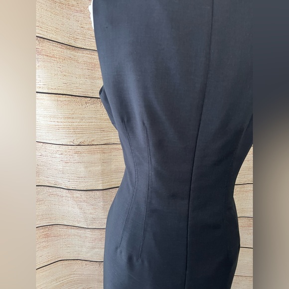 Kasper essential black sheath dress, v neck size 8 sleeveless - Picture 5 of 7